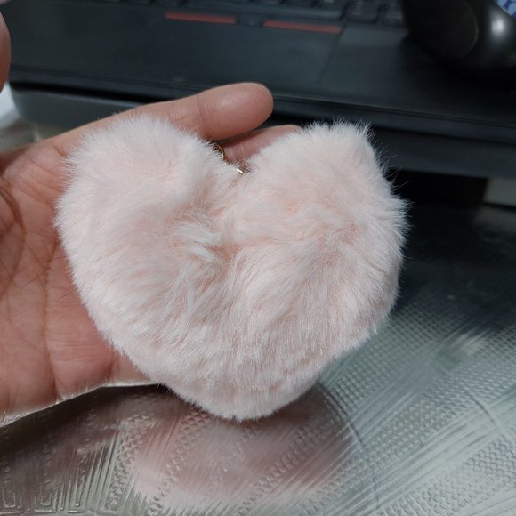 Light Color Heart Shaped Pom Pom Super Soft Keychain Handbag Accessory Furry - Picture 7 of 7